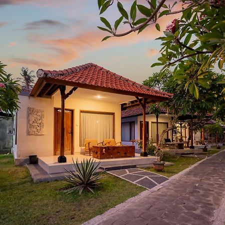 Ganesh Beach Hotel Candidasa Екстериор снимка
