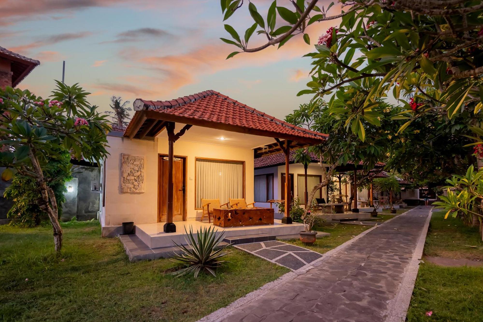 Ganesh Beach Hotel Candidasa Екстериор снимка