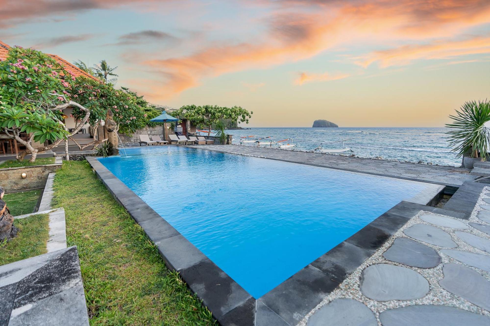 Ganesh Beach Hotel Candidasa Екстериор снимка
