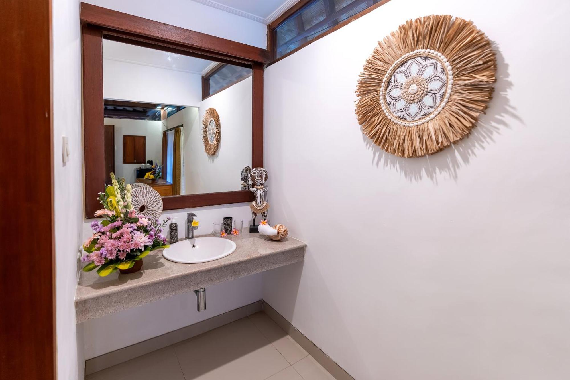 Ganesh Beach Hotel Candidasa Екстериор снимка